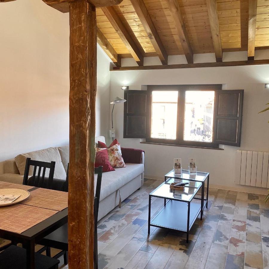 Apartamentos Ejemplares Alcalá de Henares Eksteriør bilde